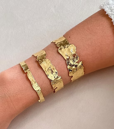 Sculpt Cuff Thick at 6Whiskey, six whisky, shiny, gold, bracelet, accessory, jewelry, jewellery, SEC, southern charm, chic, elevated, modern western, hammered, asymmetrical, stackable, everyday, timeless, must-have, fashion, year-round, front view