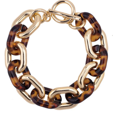 Tortoise Toggle Bracelet at 6Whiskey, six whisky, clasp, animal print, gold plated, bold, western, elegant, chunky jewellery, rodeo, country concert, everyday bold accessory, lunch date, chunky chain, front view.