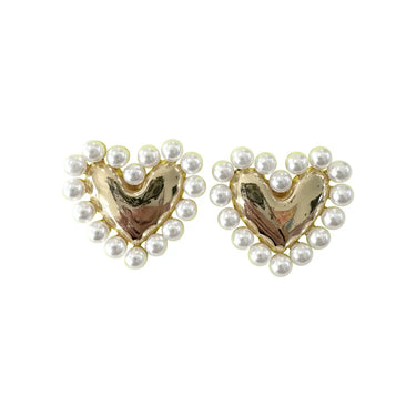 Golden Heart Earrings at 6Whiskey, six whisky, stud heart earrings, lines with pearls, sweet, charming, feminine, fun, girly, timeless, transition piece, adorable, stylish, day to night. Front view.
