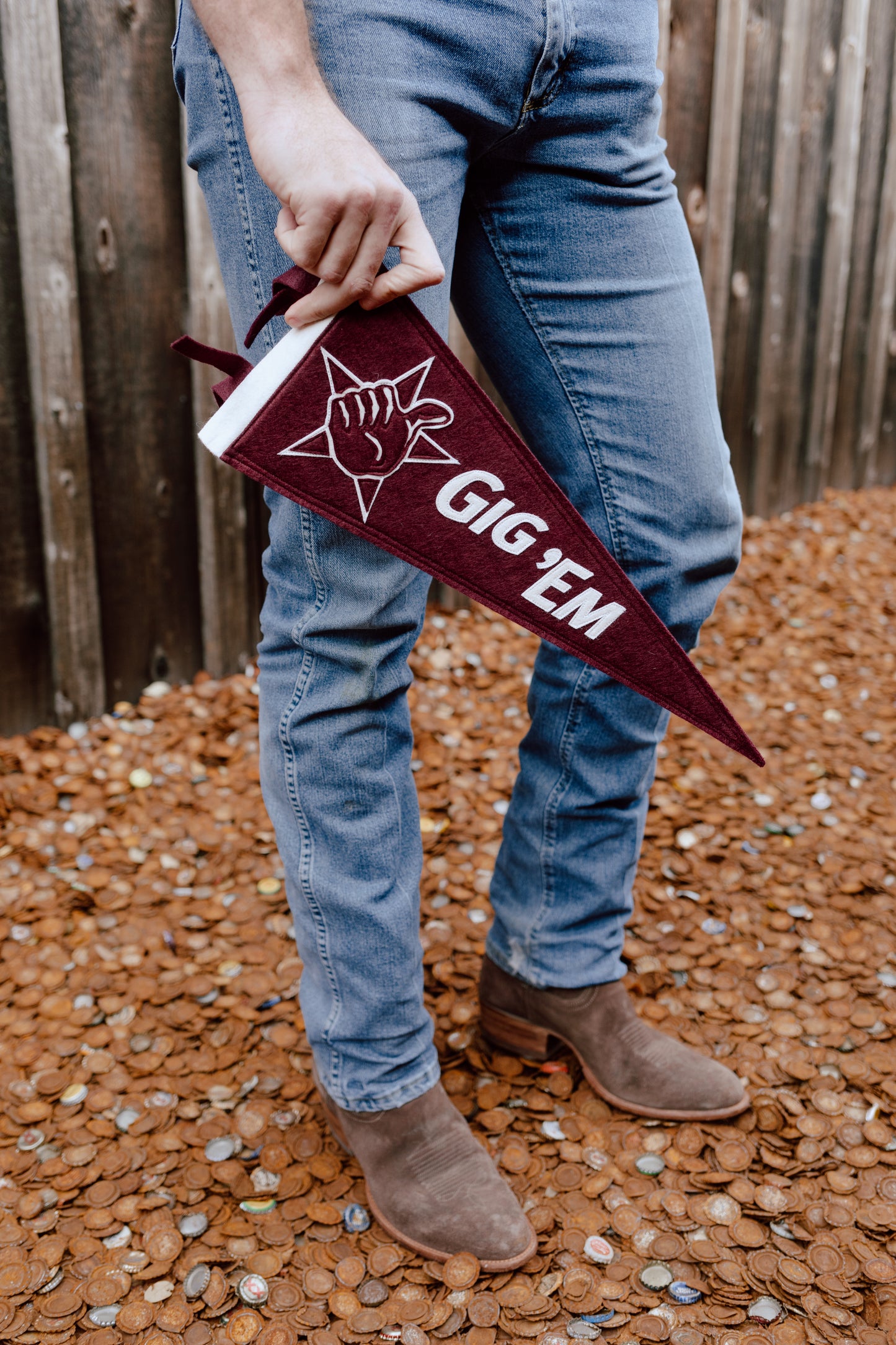 Load image into Gallery viewer, Gig&amp;#39;Em Pennant
