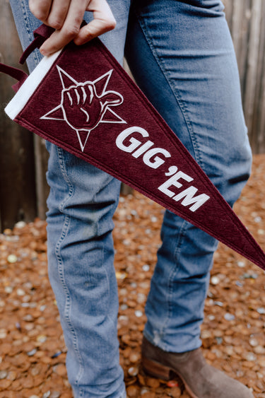 Gig'Em Pennant