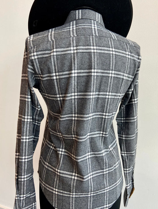 Load image into Gallery viewer, womens tailored button down in grey plaid flannel at 6Whiskey six whiskey MCO womens claire shirt
