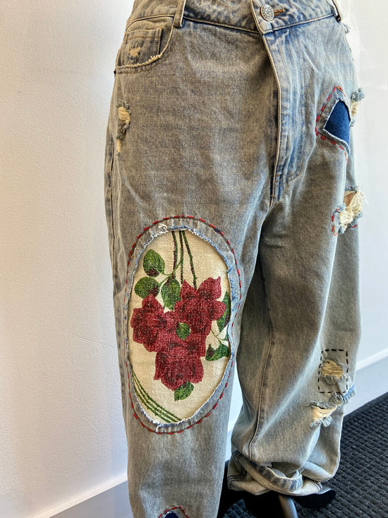 Load image into Gallery viewer, Everlasting Rose Jeans
